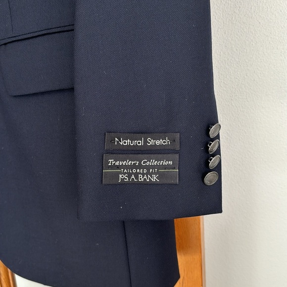 Jos. A. Bank Navy Sport Coat *Tailored Fit - Picture 2 of 5